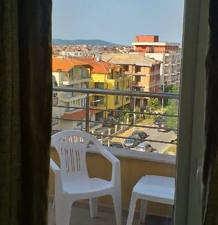 Студия У Церкви 아파트